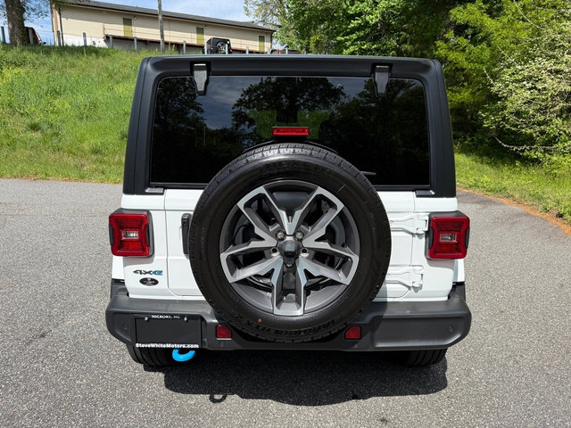 Used 2024 Jeep Wrangler Unlimited w/ Dual Top Group image 7