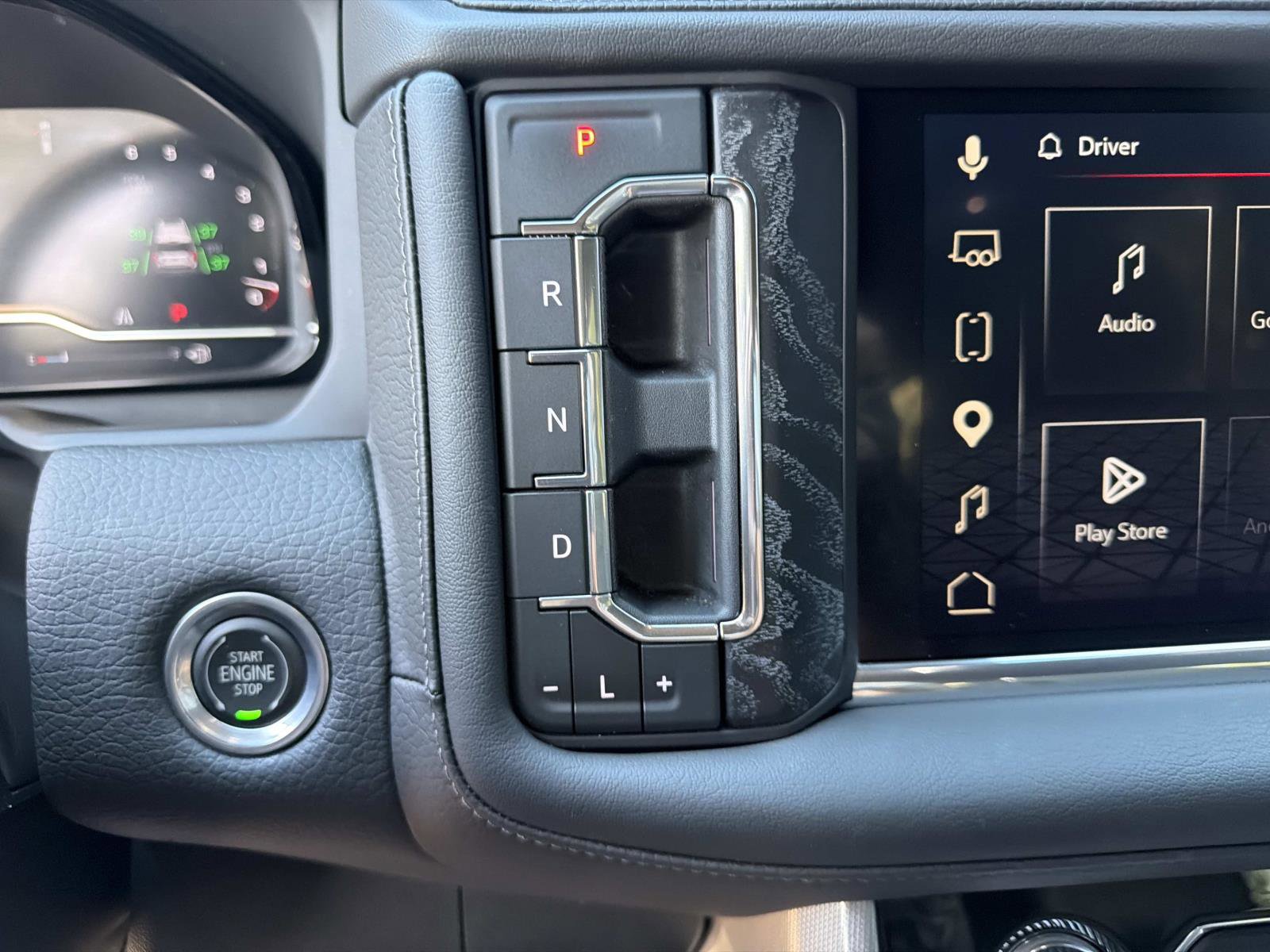 Used 2023 GMC Yukon Denali RWD image 26