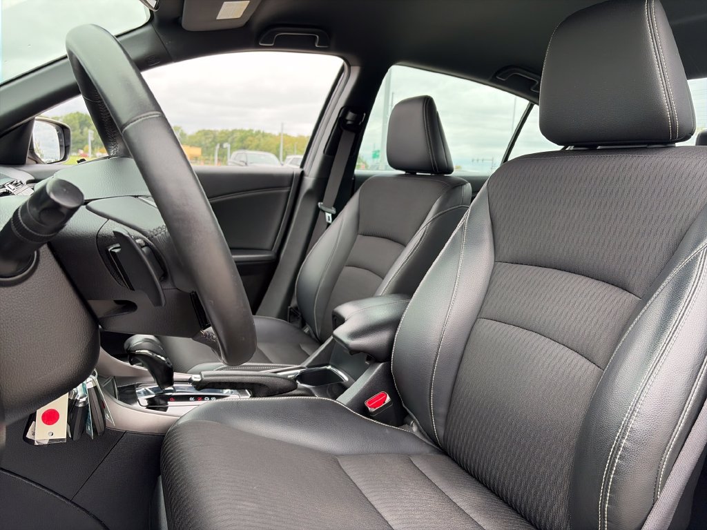Used 2017 Honda Accord Sport image 16