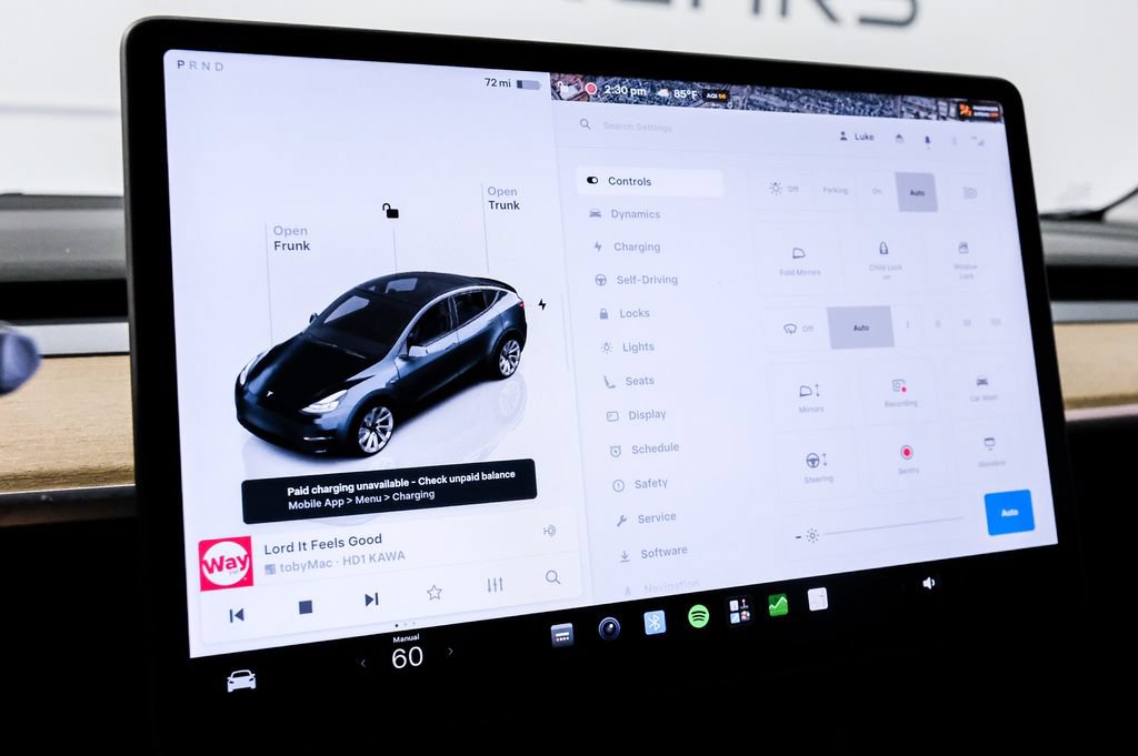 Used 2022 Tesla Model Y Long Range AWD/4WD image 22