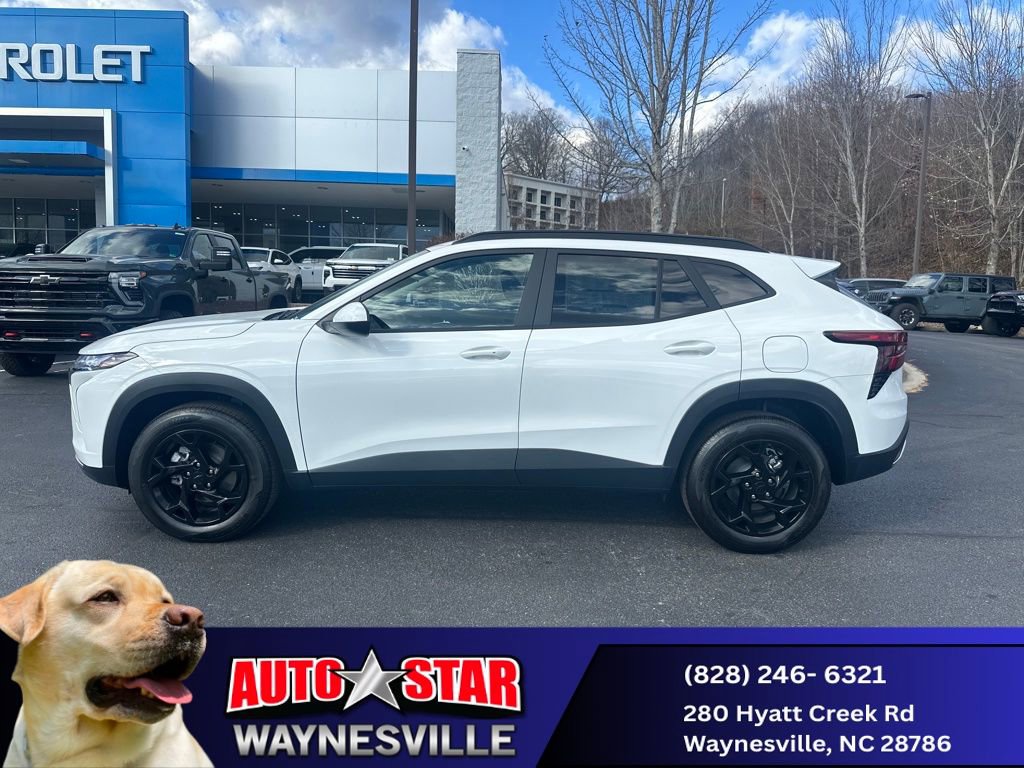 New 2025 Chevrolet Trax LT w/ LT Convenience Package FWD image 31