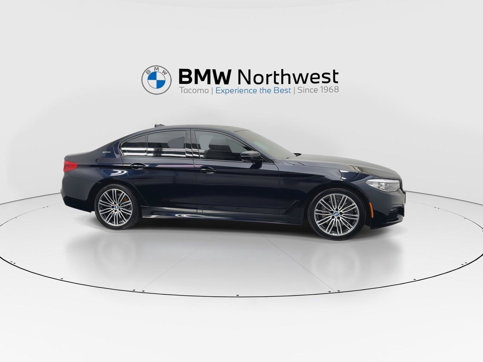 Used 2019 BMW 530e w/ M Sport Package RWD image 5