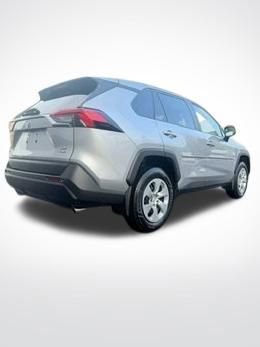 Used 2022 Toyota RAV4 LE AWD/4WD image 18