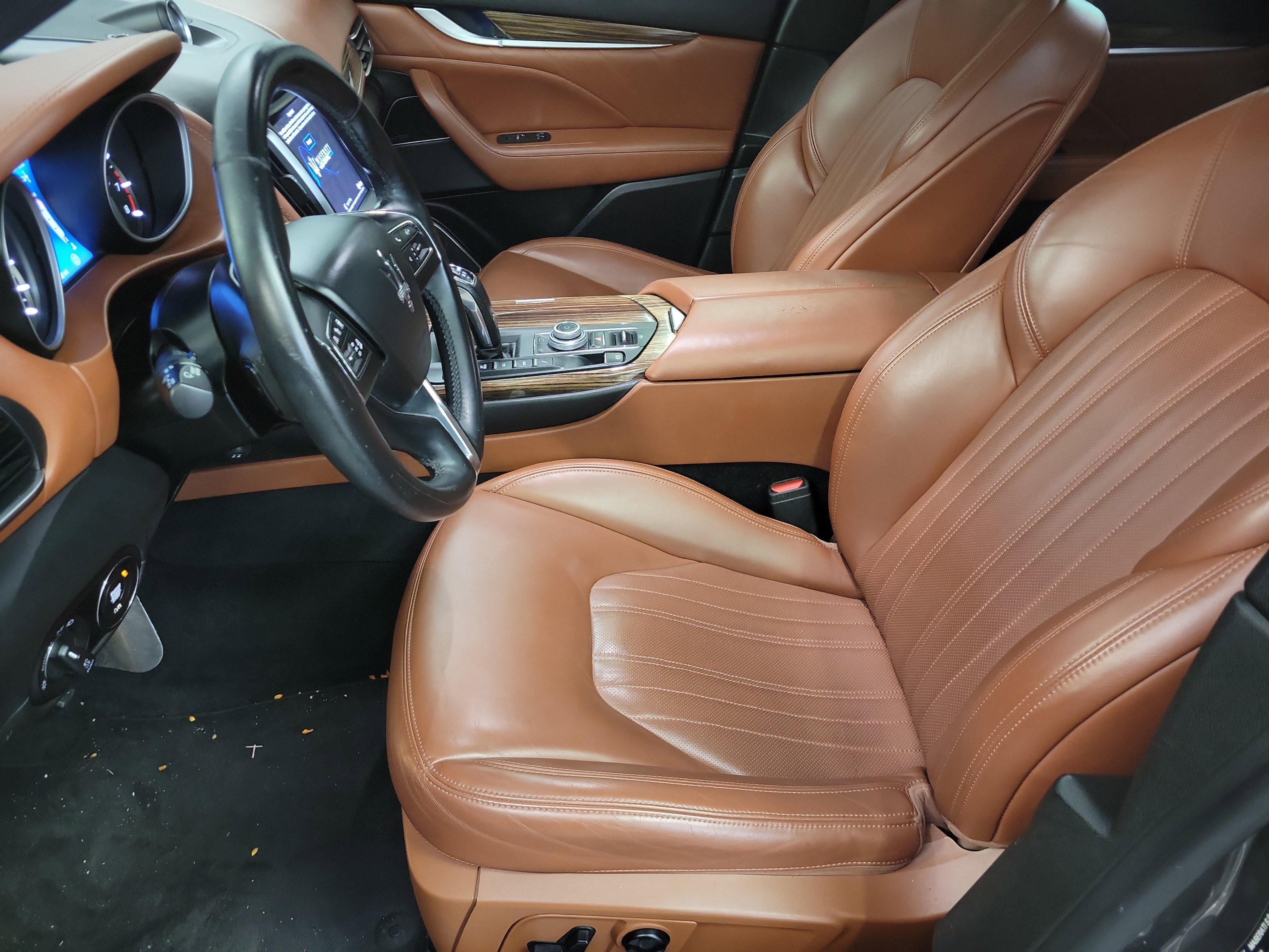 Used 2019 Maserati Levante GranLusso image 9