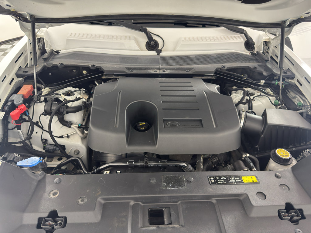 Used 2020 Land Rover Defender 110 HSE AWD/4WD image 11