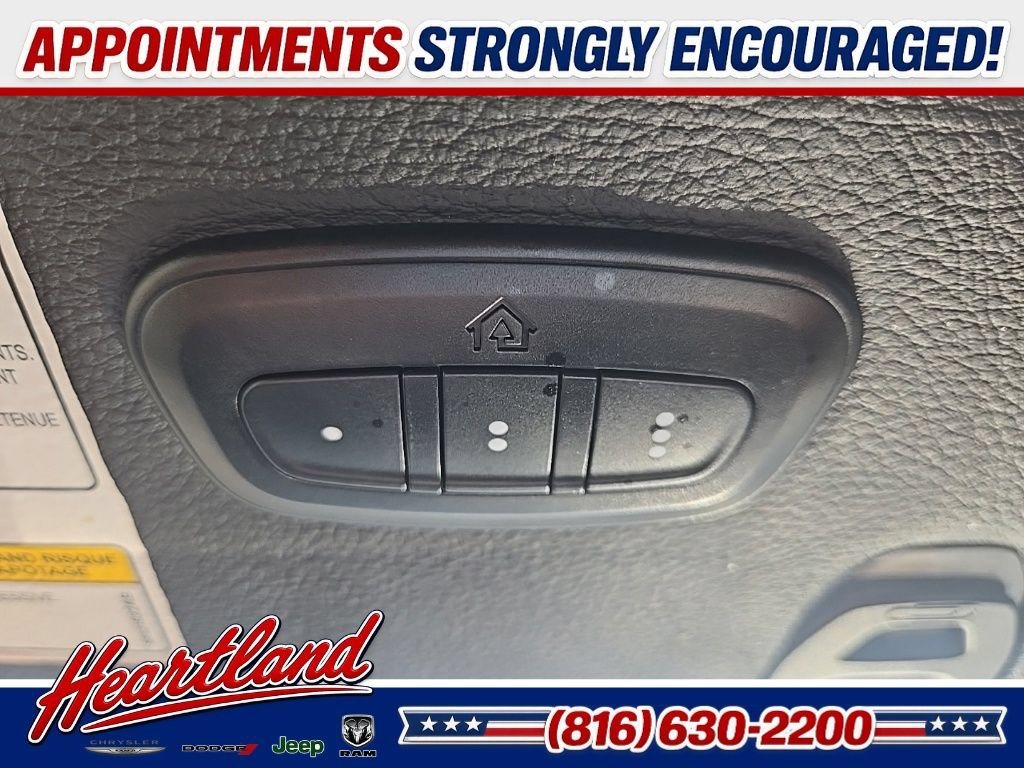 Used 2018 Jeep Wrangler Unlimited Sahara AWD/4WD image 67