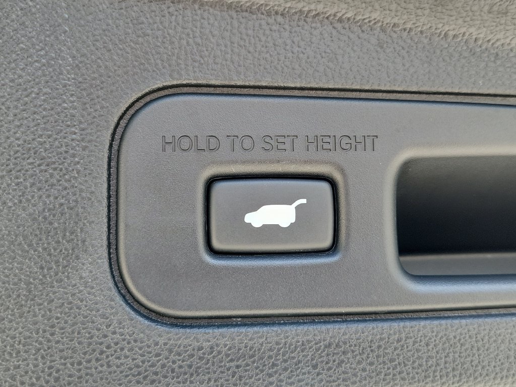 Certified 2025 Acura MDX SH-AWD image 11