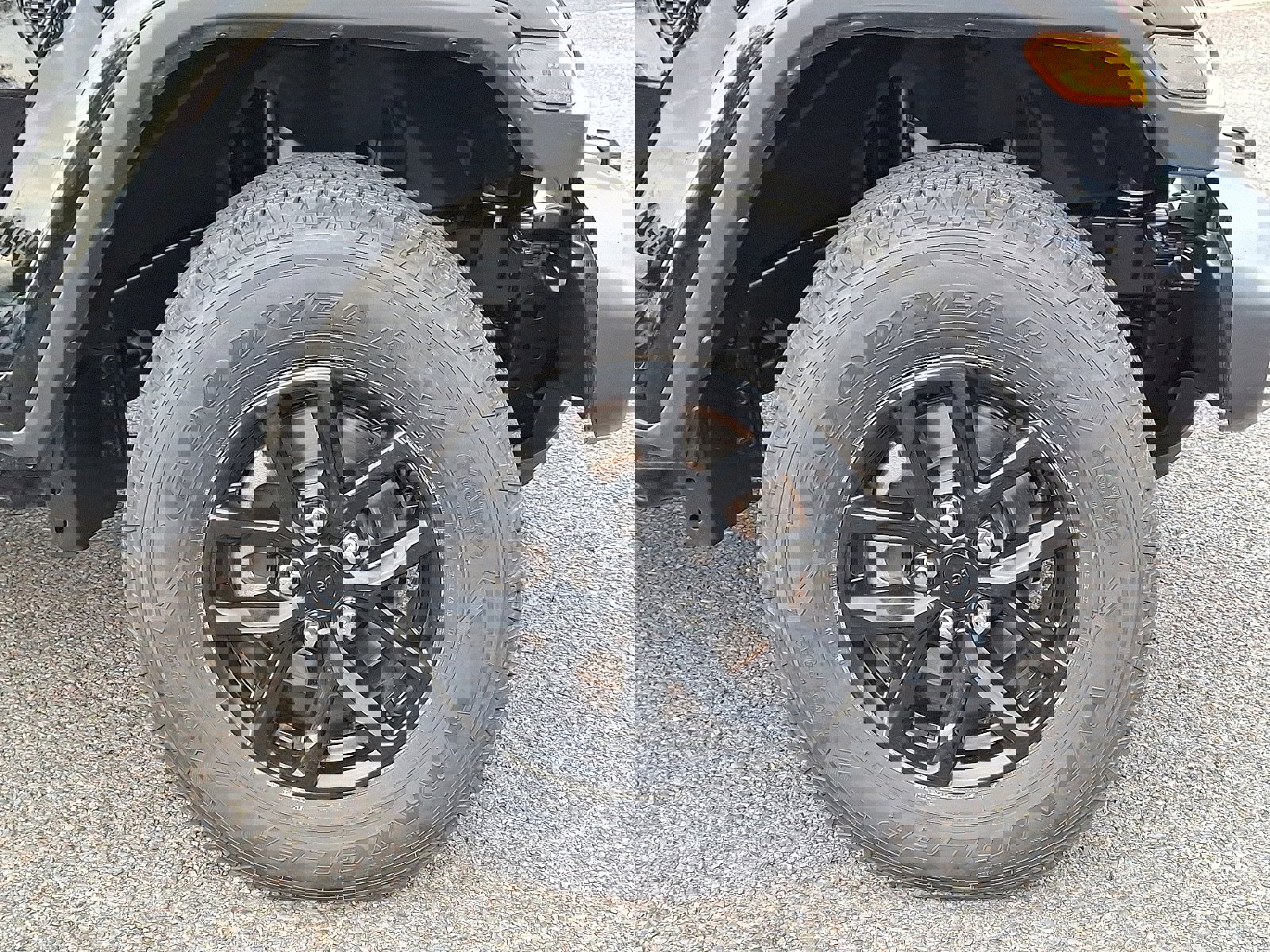 Used 2022 Jeep Gladiator Sport image 8