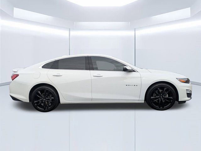 Used 2022 Chevrolet Malibu LT w/ Leather Package image 2