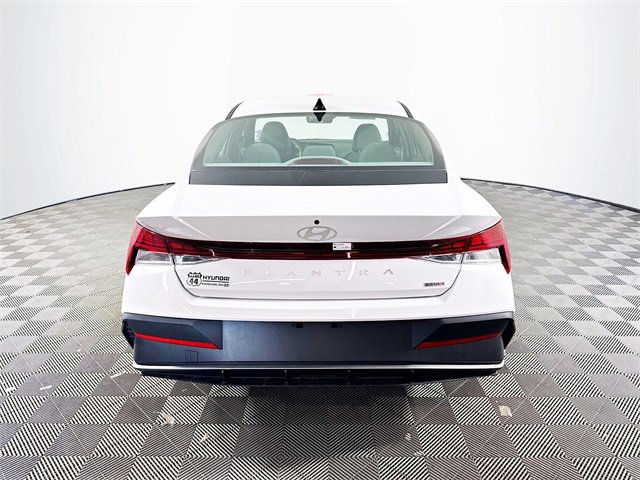 New 2025 Hyundai Elantra Blue image 7