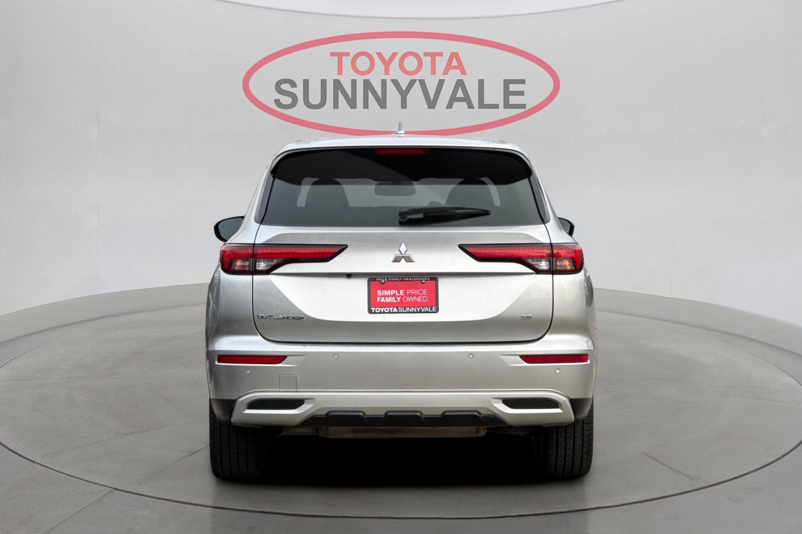 Used 2024 Mitsubishi Outlander SE image 8