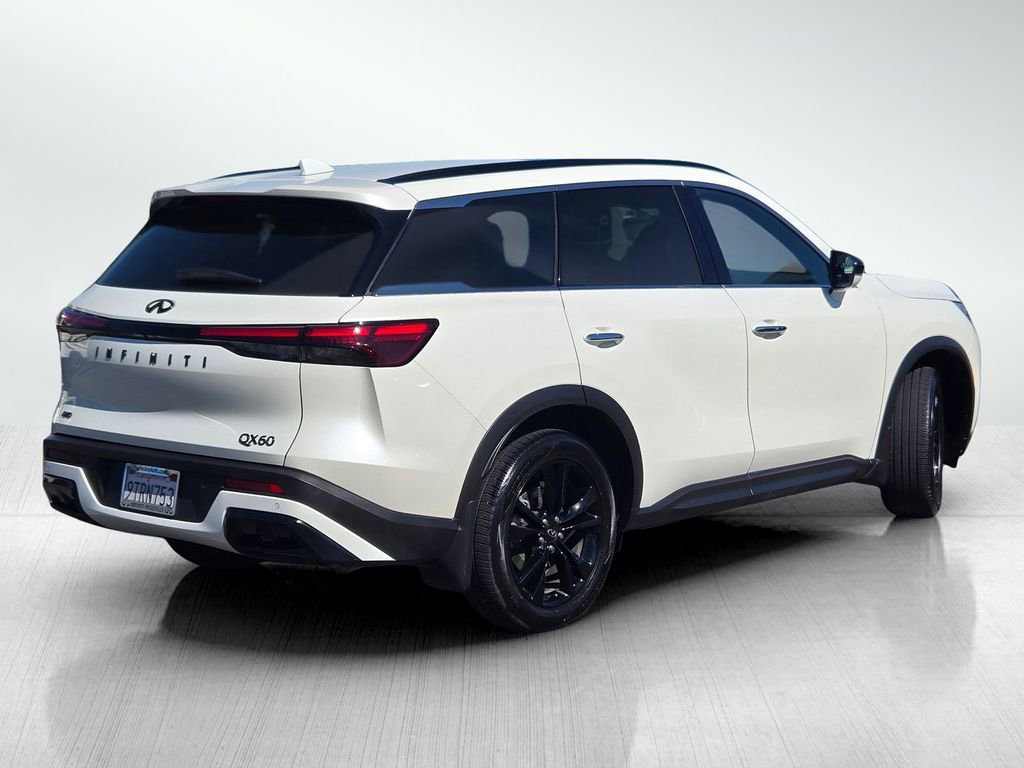 Certified 2025 INFINITI QX60 Luxe w/ Black Edition image 4