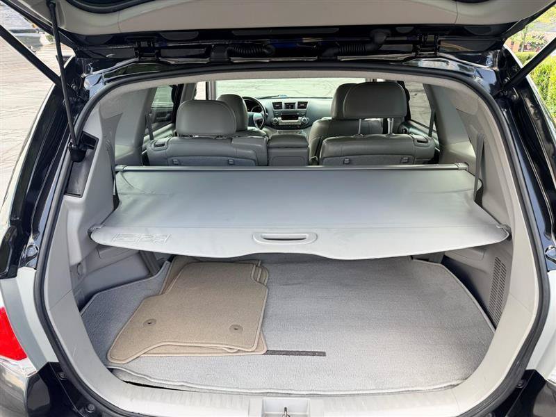 Used 2012 Toyota Highlander SE w/ Tow Pkg AWD/4WD image 13
