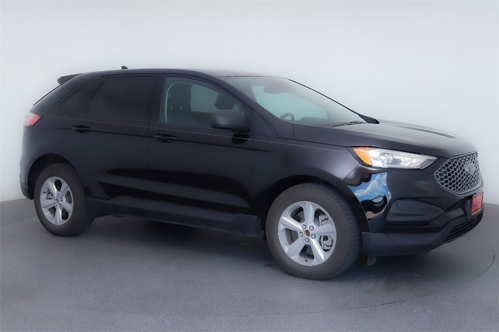 Used 2024 Ford Edge SE