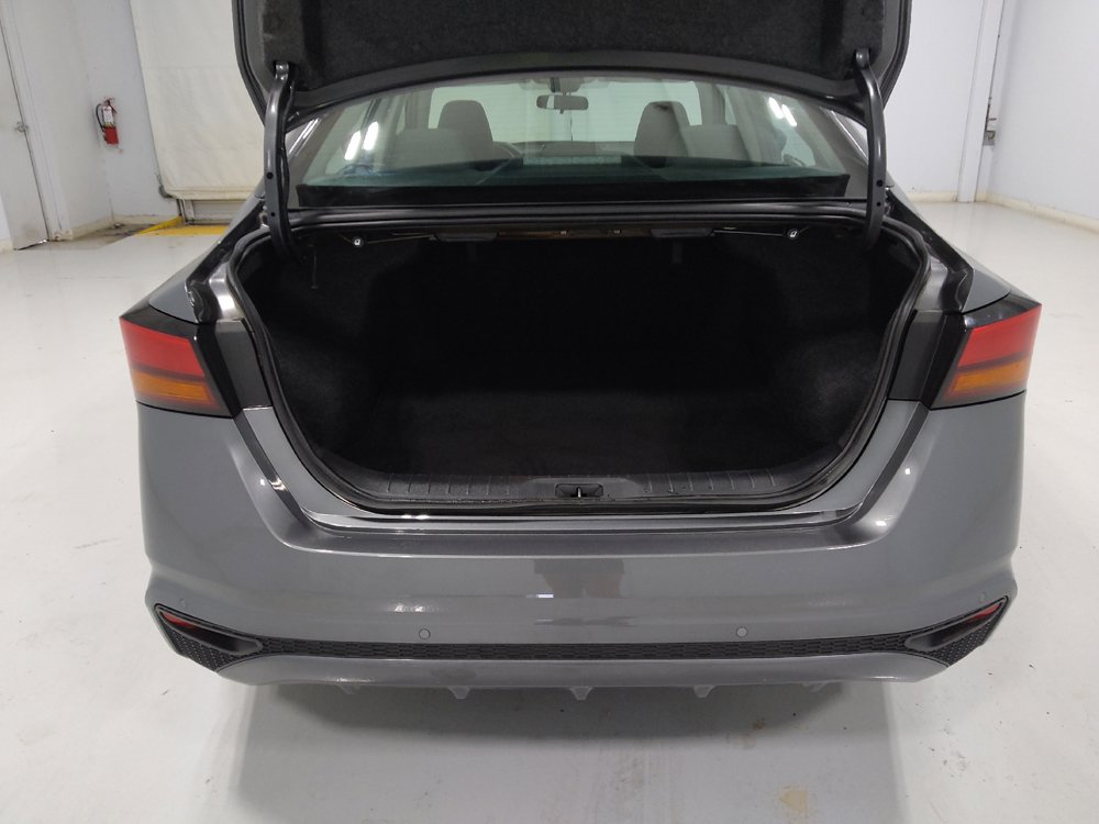 Used 2024 Nissan Altima 2.5 SV FWD image 29