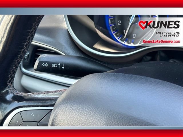 Used 2019 Chrysler Pacifica Touring-L FWD image 41