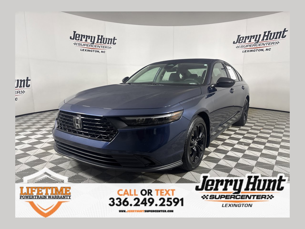 Used 2025 Honda Accord SE image 1