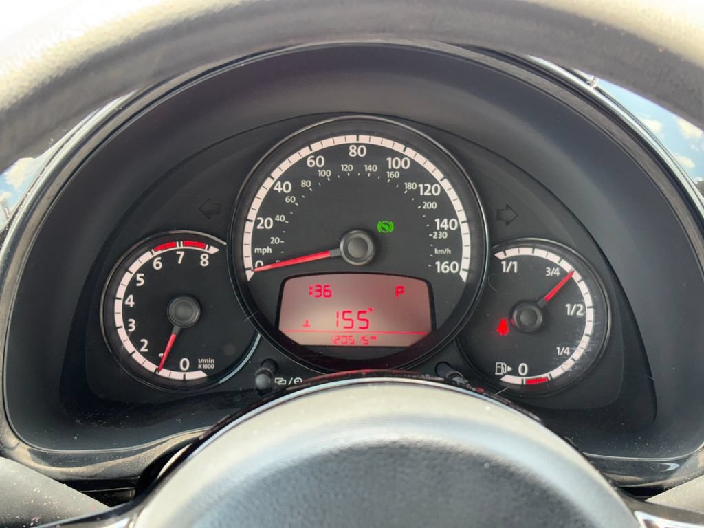 Used 2015 Volkswagen Beetle 1.8T Classic FWD image 12
