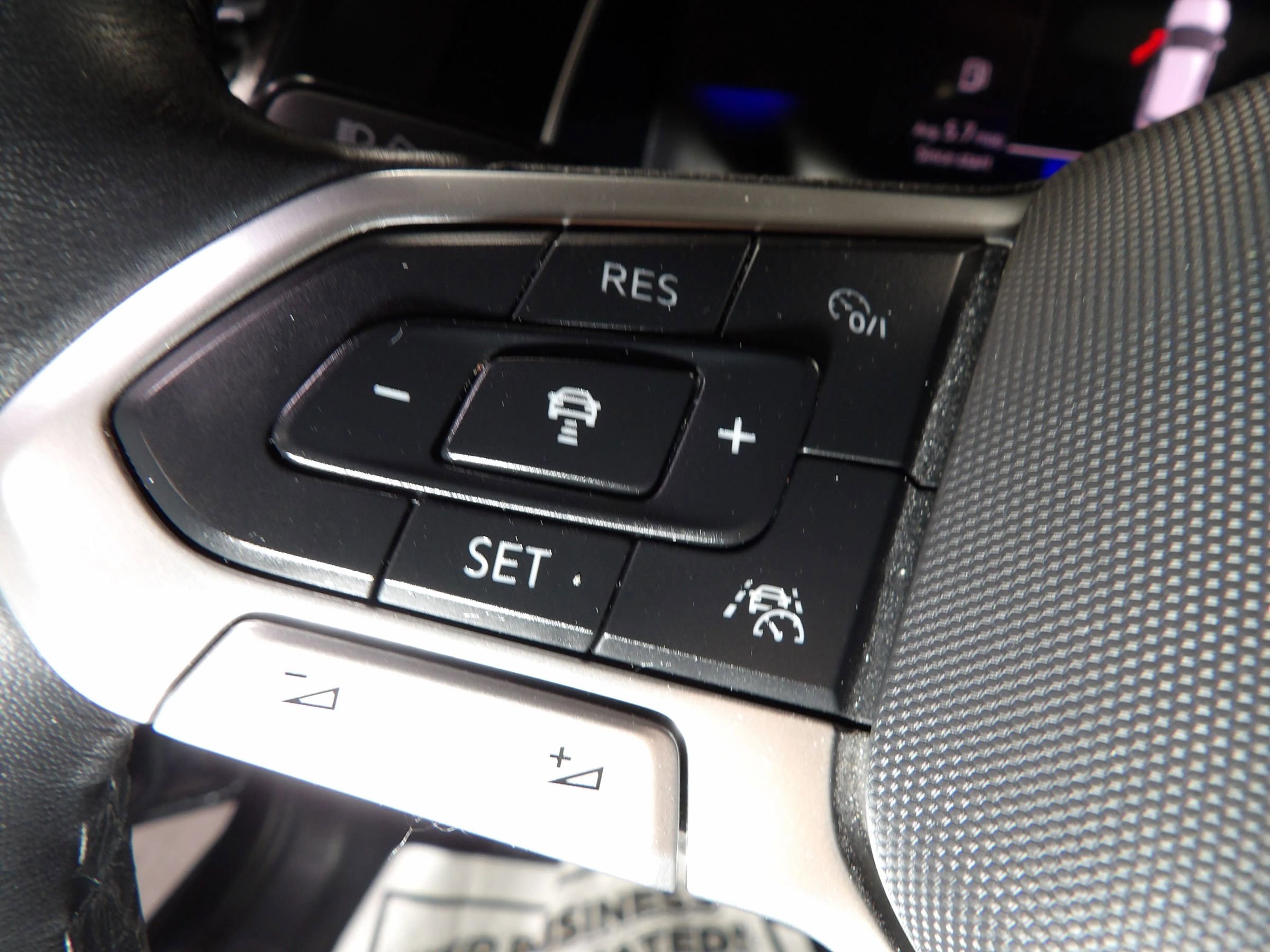 Used 2024 Volkswagen Jetta SE FWD image 19
