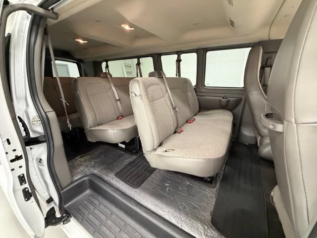 Certified 2025 GMC Savana 3500 LT w/ LT Preferred Equipment Group RWD image 20