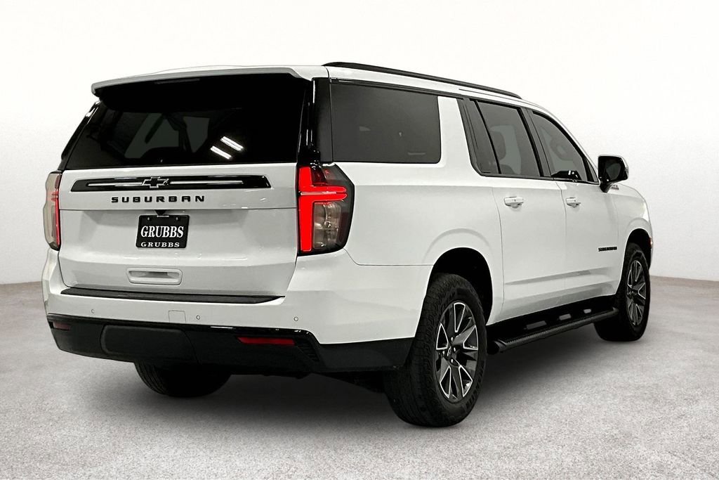 Used 2023 Chevrolet Suburban Z71 w/ Luxury Package image 2
