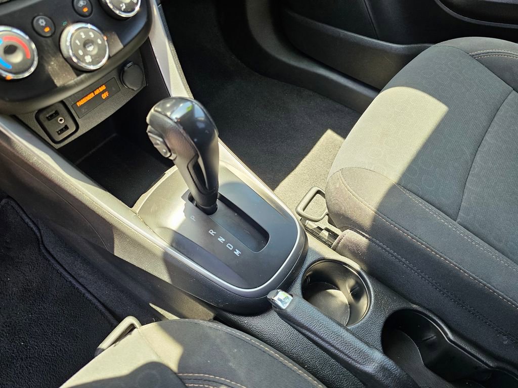 Used 2021 Chevrolet Trax LS w/ Tint and Cruise Package FWD image 28
