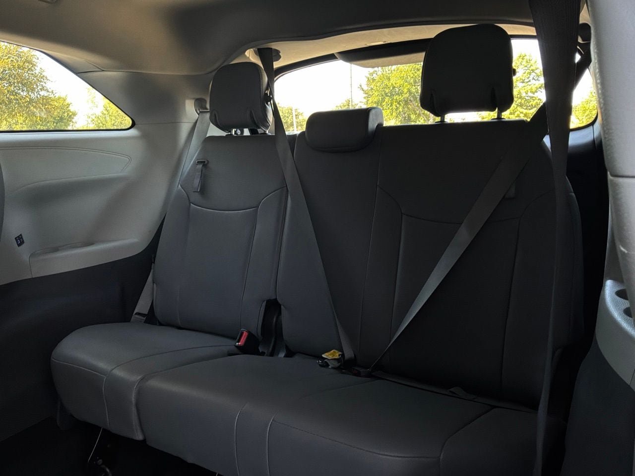 Used 2024 Toyota Sienna XLE FWD image 13
