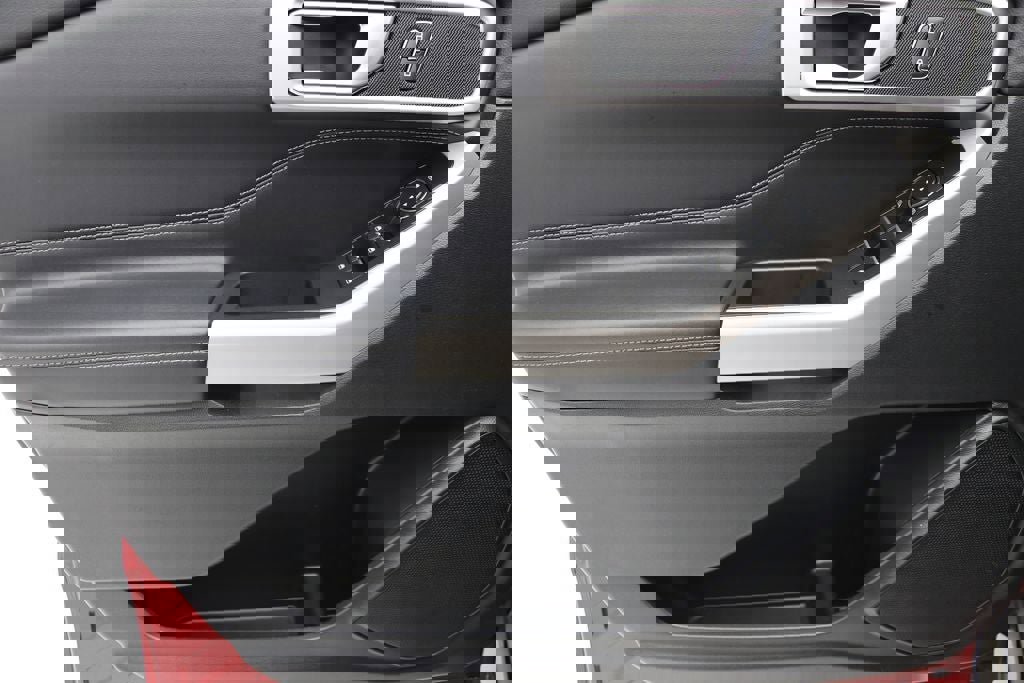 Used 2021 Ford Explorer XLT w/ Equipment Group 202A image 14