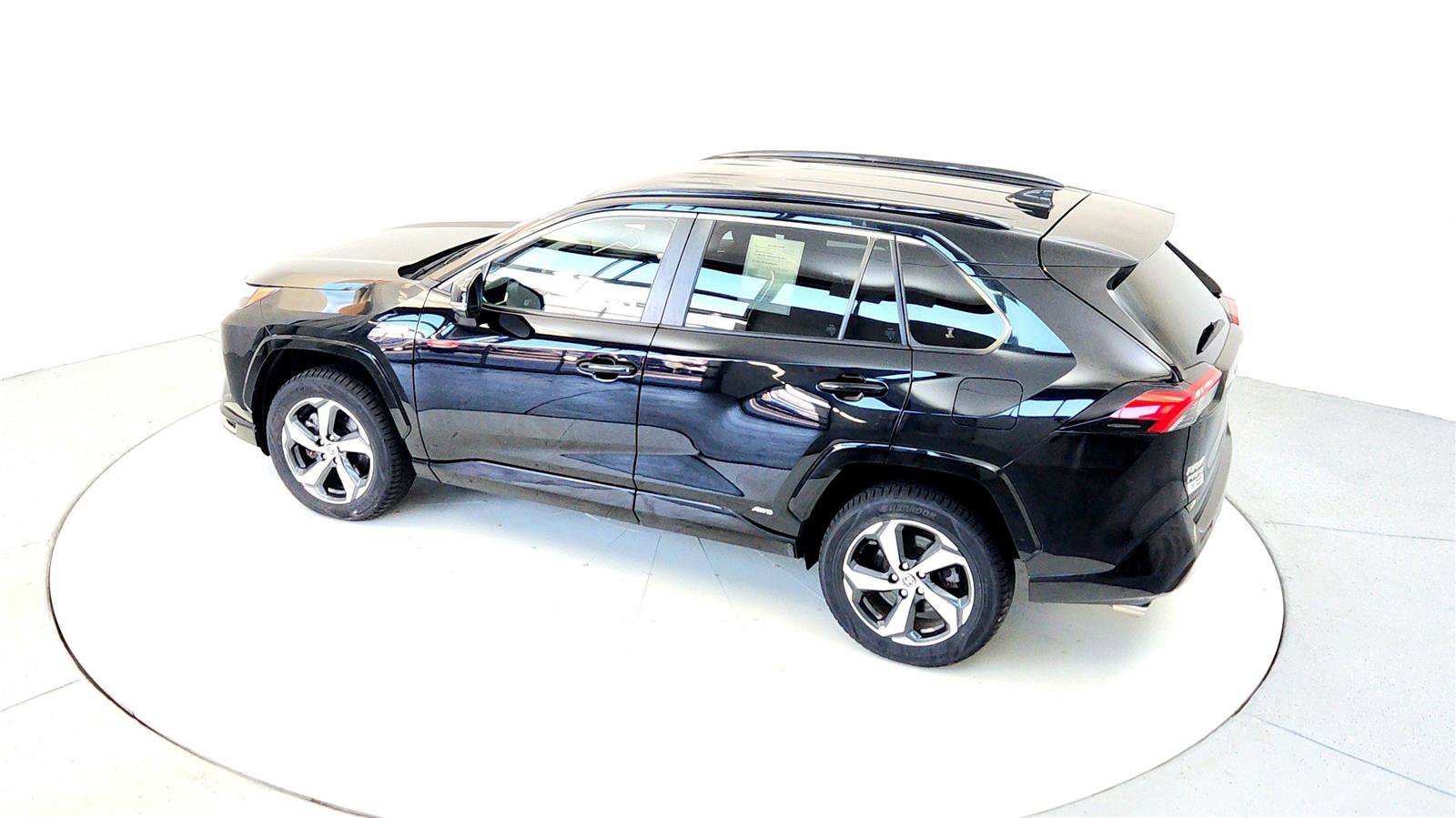 Certified 2022 Toyota RAV4 SE image 16
