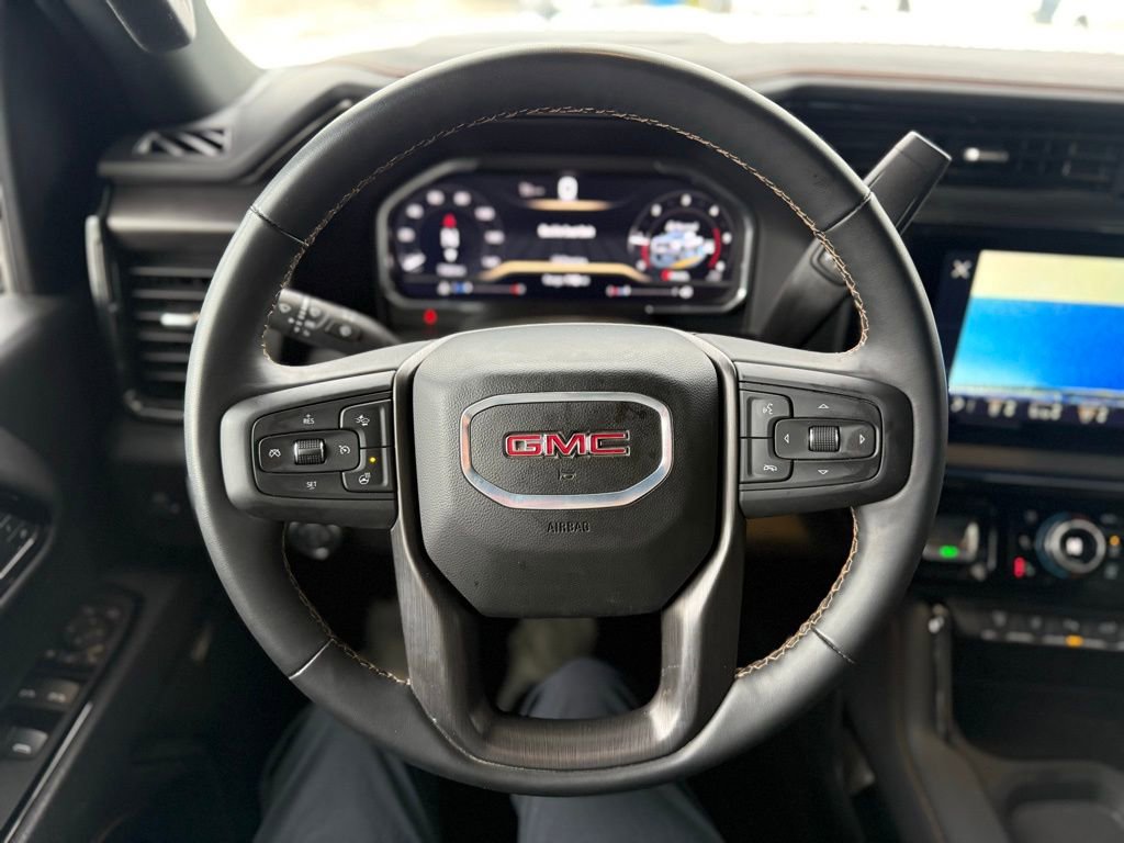 Used 2025 GMC Sierra 2500 AT4 image 33