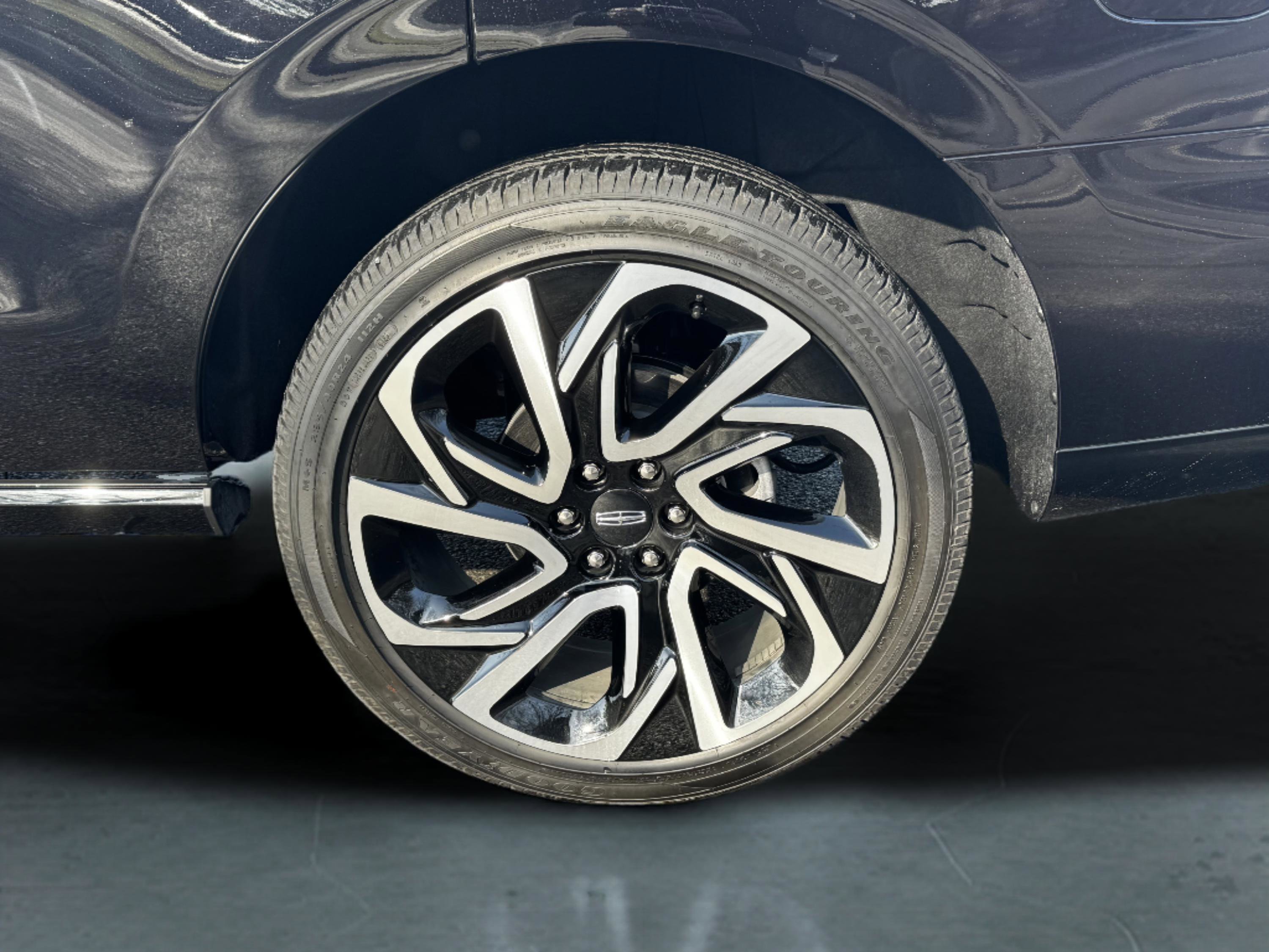 Used 2025 Lincoln Navigator Reserve AWD/4WD image 15