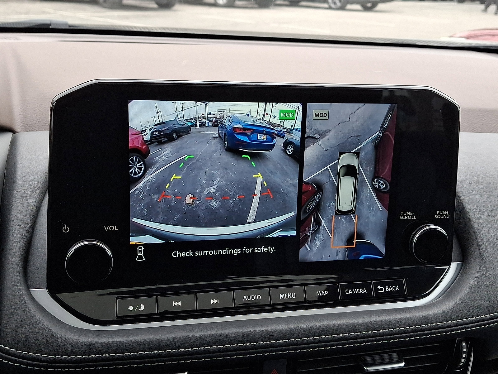 Used 2023 Nissan Rogue SL w/ SL Premium Package image 17