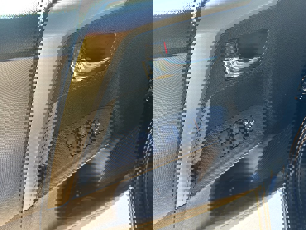 Used 2015 Toyota RAV4 XLE image 9