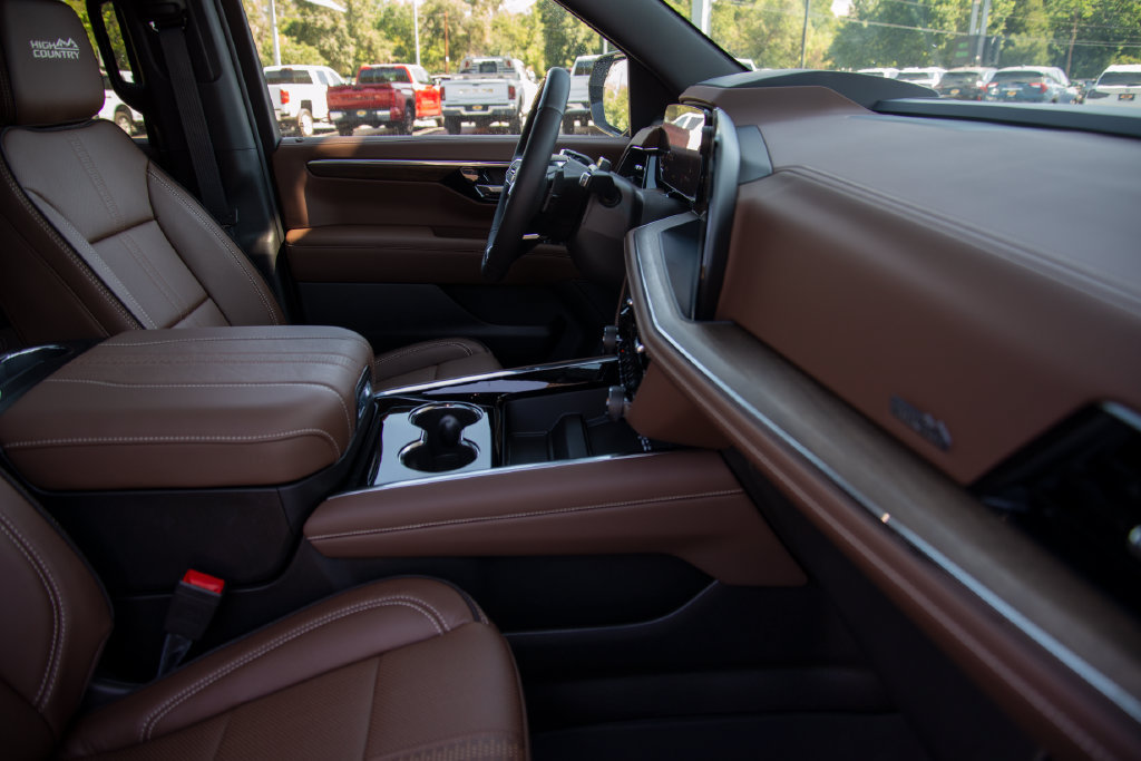 New 2026 Chevrolet Tahoe High Country AWD/4WD image 18