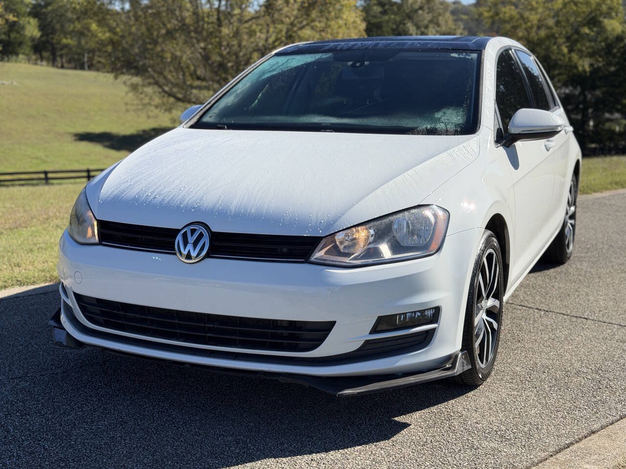 Used 2016 Volkswagen Golf SE FWD image 3