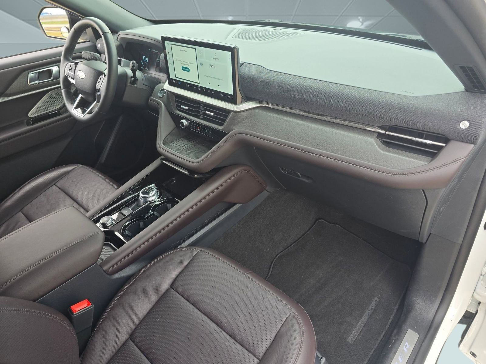 Used 2025 Ford Explorer Platinum image 30