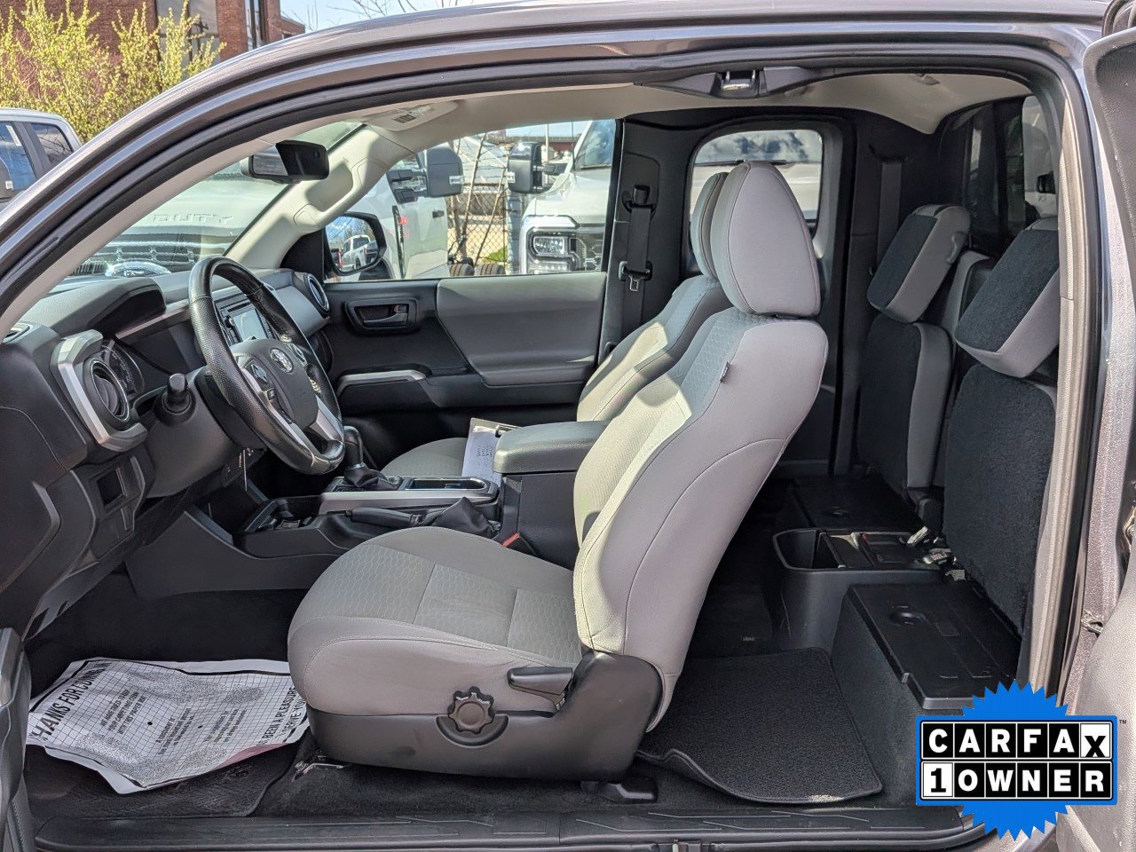 Used 2016 Toyota Tacoma SR5 w/ SR5 Appearance Package (SN) AWD/4WD image 15