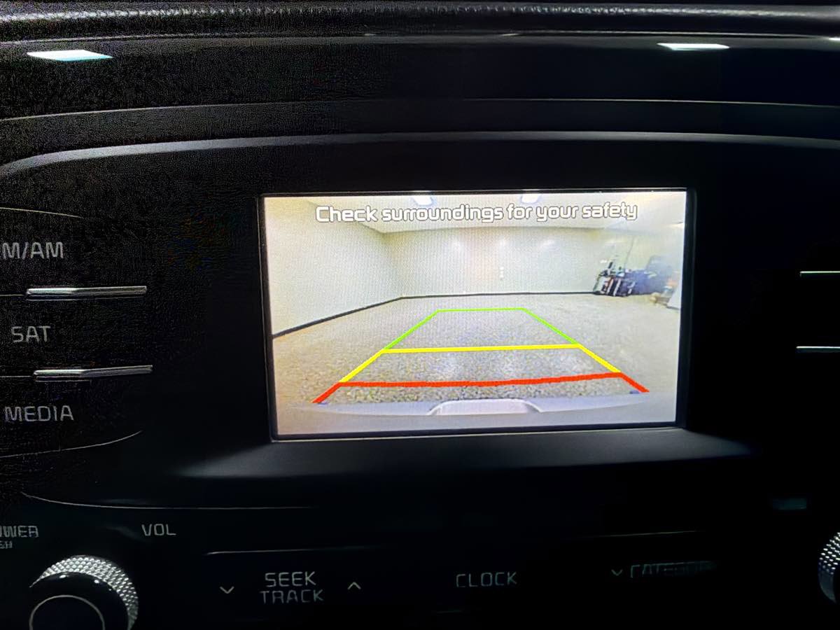 Used 2016 Kia Soul ! FWD image 10