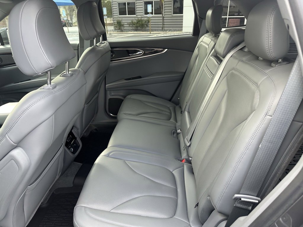 Used 2023 Lincoln Nautilus Reserve w/ Equipment Group 201A image 17