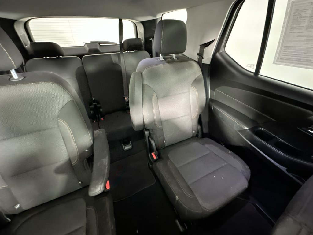 Used 2021 Chevrolet Traverse LT w/ LPO, Cargo Package FWD image 14