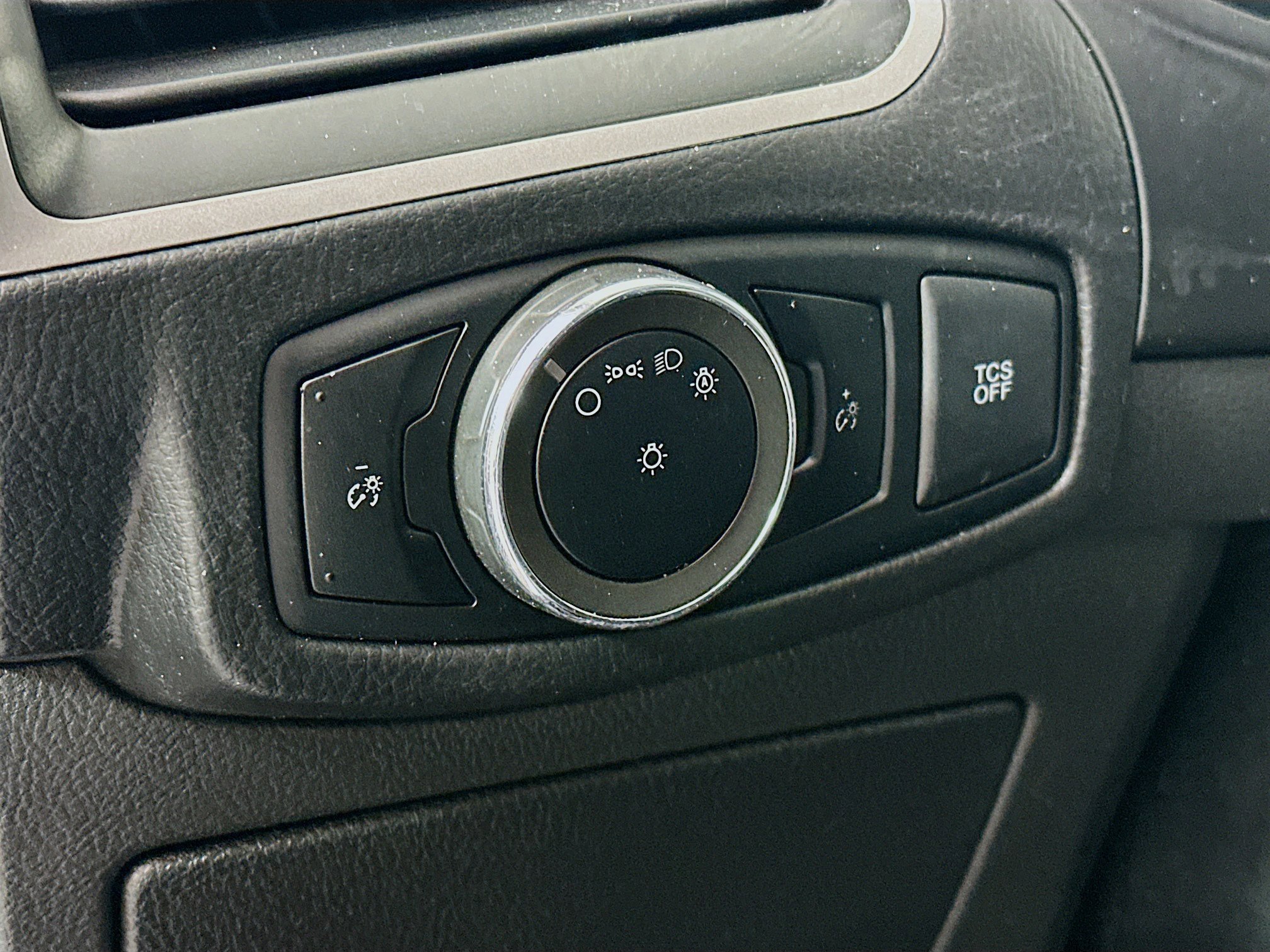 Used 2024 Ford Edge SEL image 17