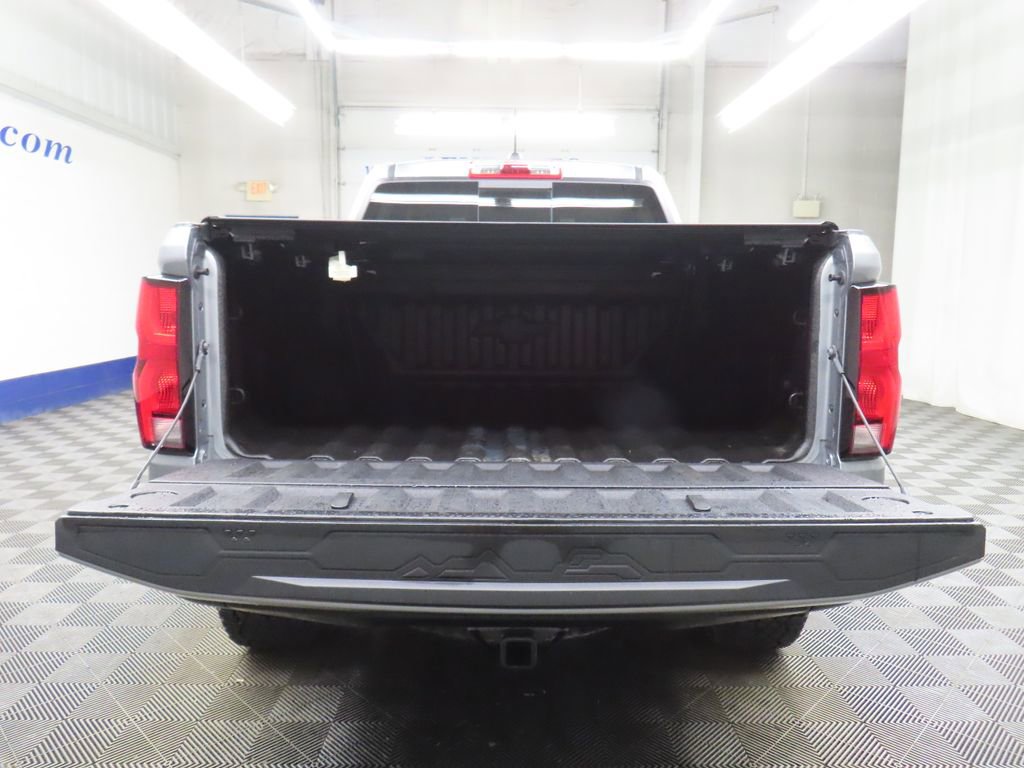 Used 2026 Chevrolet Colorado ZR2 w/ Technology Package AWD/4WD image 42