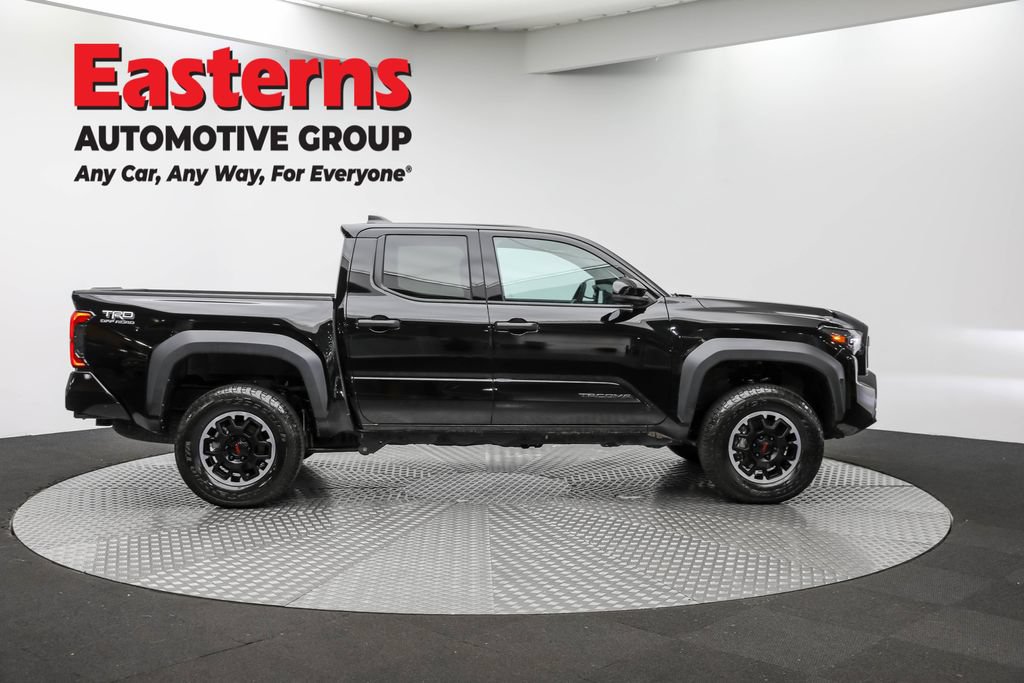 Used 2026 Toyota Tacoma TRD Off-Road AWD/4WD image 4