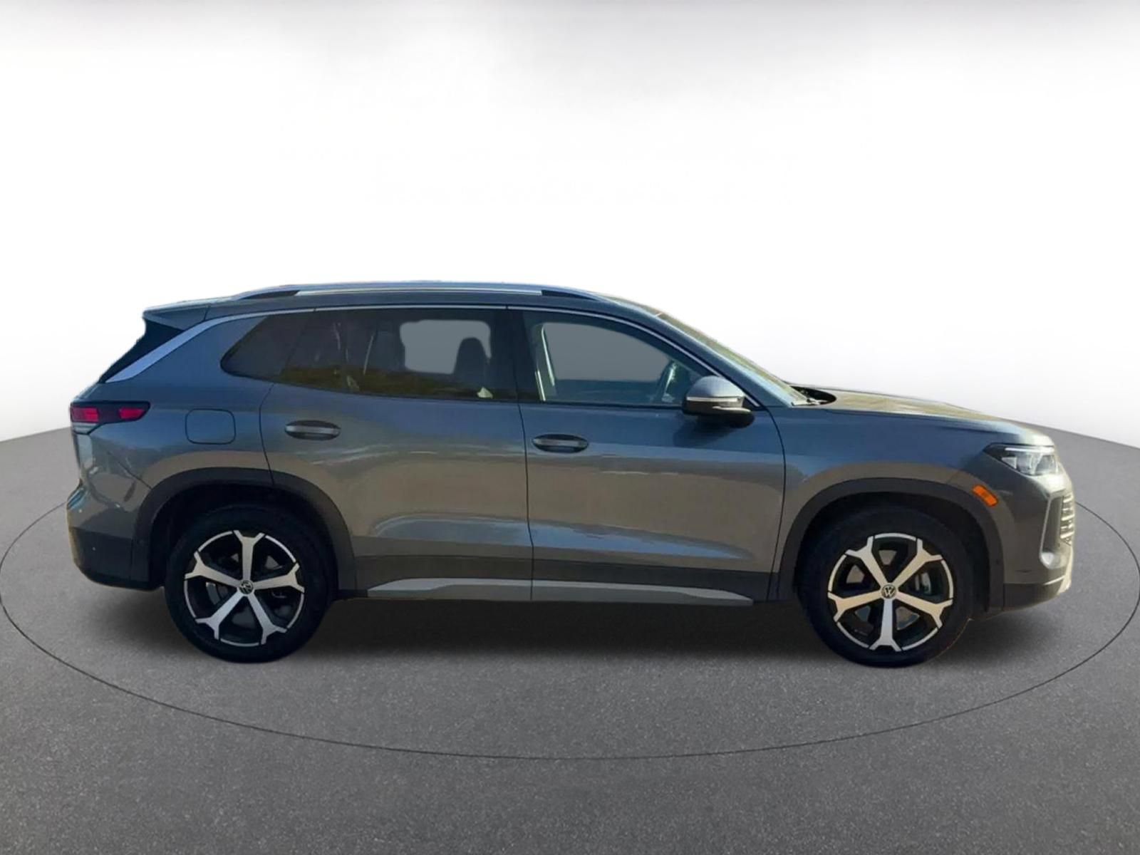 Used 2026 Volkswagen Tiguan SE AWD/4WD image 15