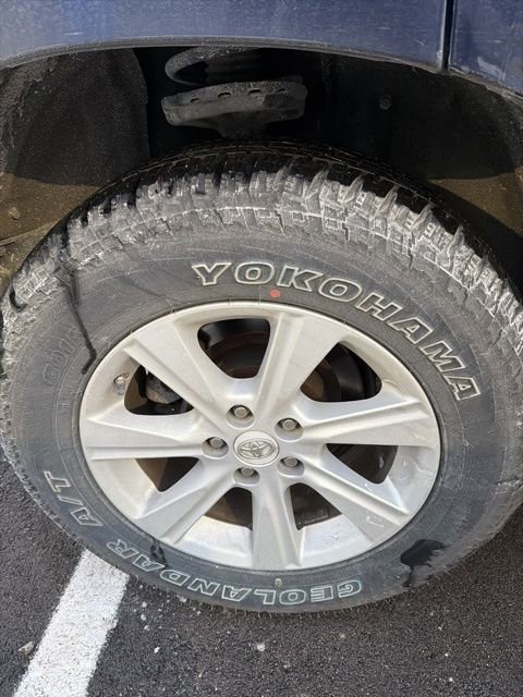 Used 2011 Toyota Highlander 4WD image 27