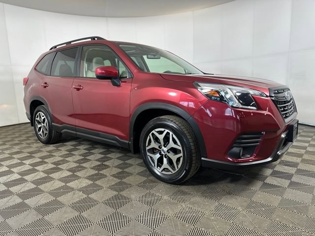 Used 2023 Subaru Forester Premium image 2