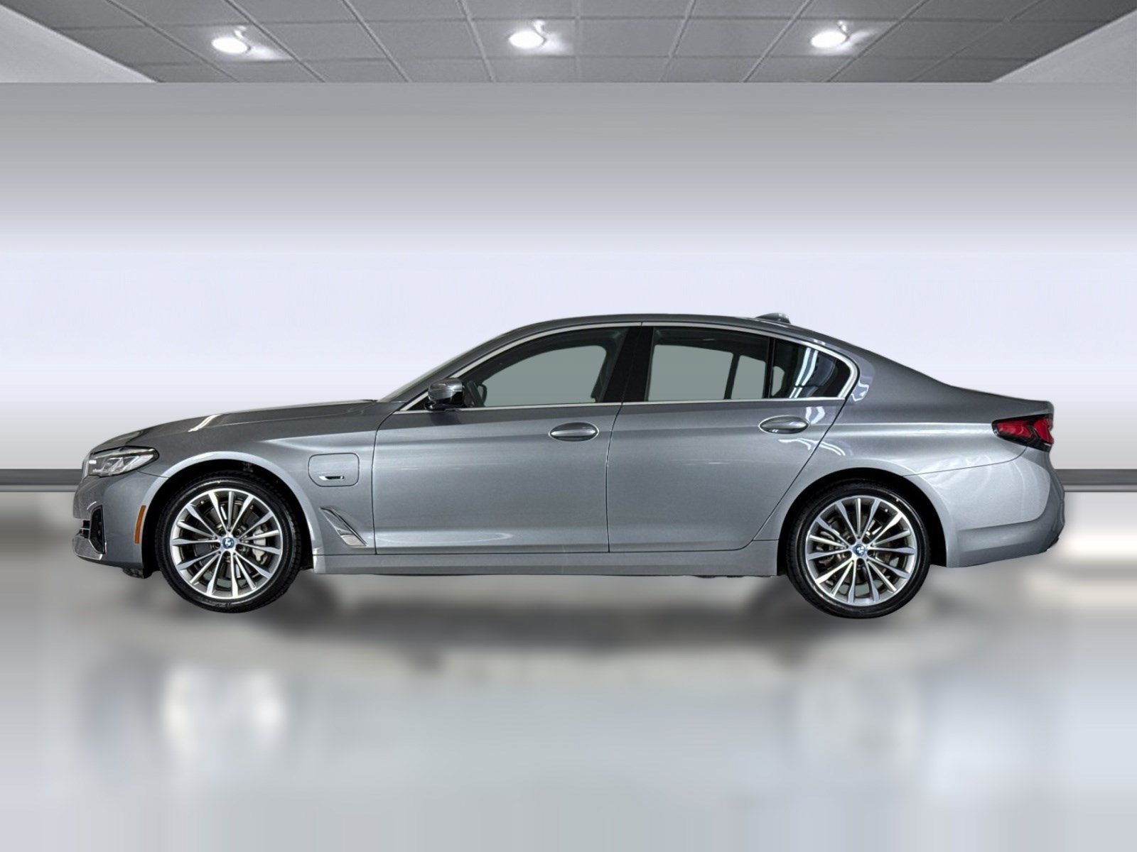 Certified 2023 BMW 530e w/ Premium Package RWD image 2
