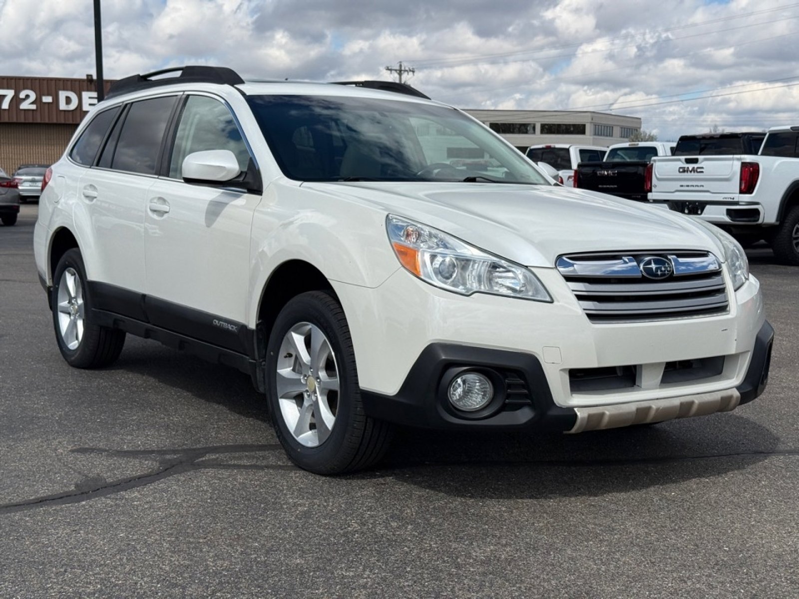 Used 2013 Subaru Outback 3.6R Limited w/ Moonroof Pkg image 2