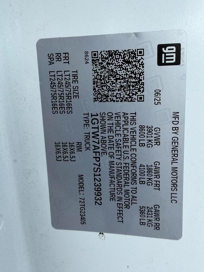 Used 2025 GMC Savana 2500 w/ Driver Convenience Package RWD image 20