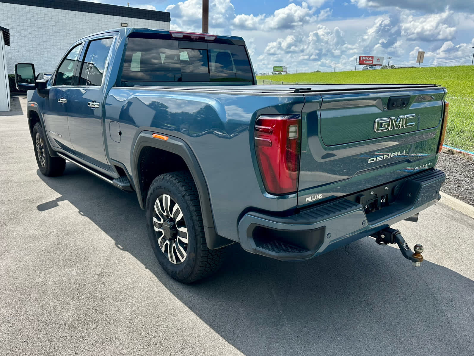Used 2025 GMC Sierra 2500 Denali Ultimate AWD/4WD image 7